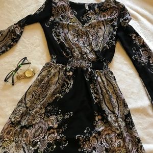 S bohemian dress Flowy sleeves